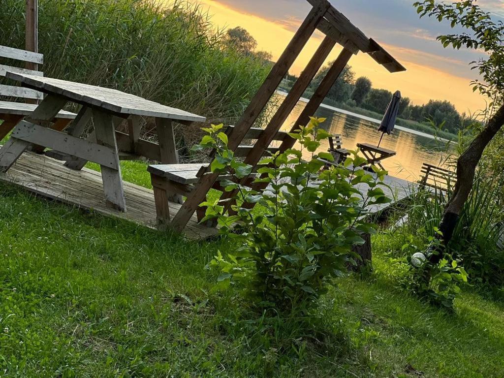 Domek Nad Jeziorem มิชลีบูร์ช ภายนอก รูปภาพ